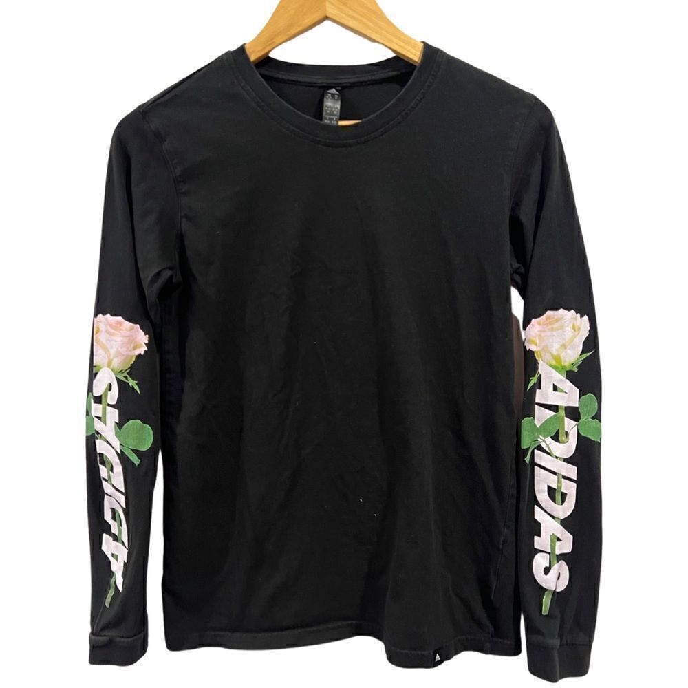 adidas Black Floral Rose graphic Tee size Medium